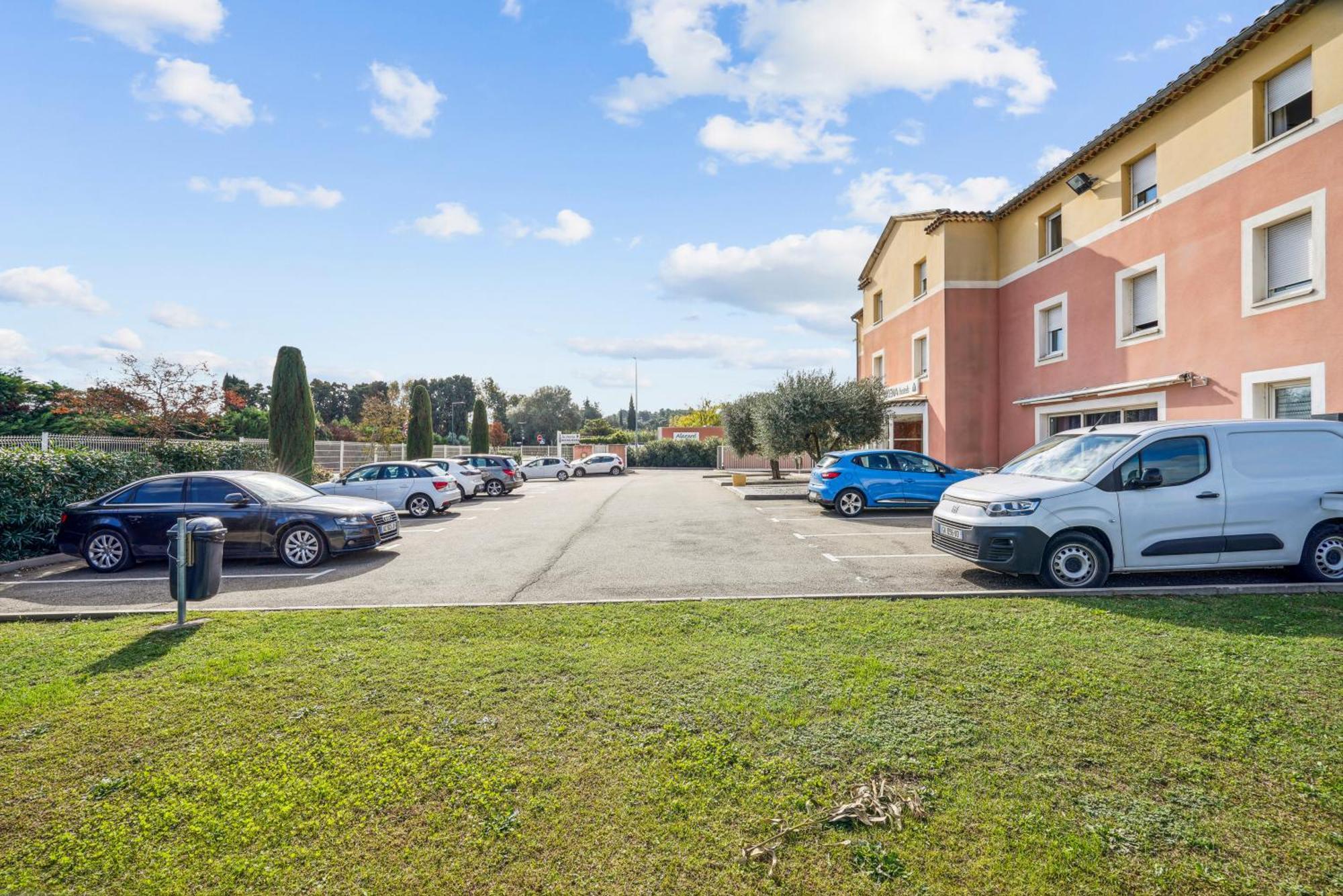 Hotel Akena Chateaurenard - Parc Des Expositions Avignon Exterior photo